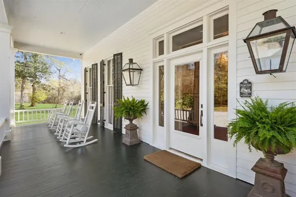 $3,995,000 | 830 South New Hampshire Street, Covington, LA 70433