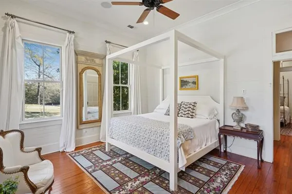 $3,995,000 | 830 South New Hampshire Street, Covington, LA 70433