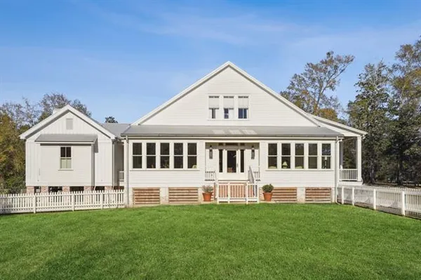 $3,995,000 | 830 South New Hampshire Street, Covington, LA 70433