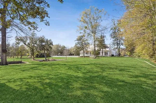$3,995,000 | 830 South New Hampshire Street, Covington, LA 70433