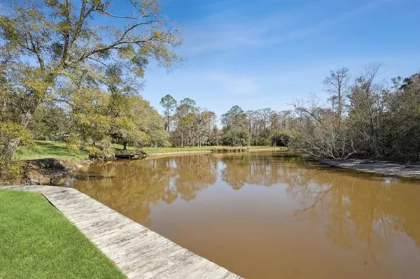 $3,995,000 | 830 South New Hampshire Street, Covington, LA 70433