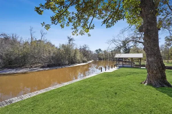 $3,995,000 | 830 South New Hampshire Street, Covington, LA 70433