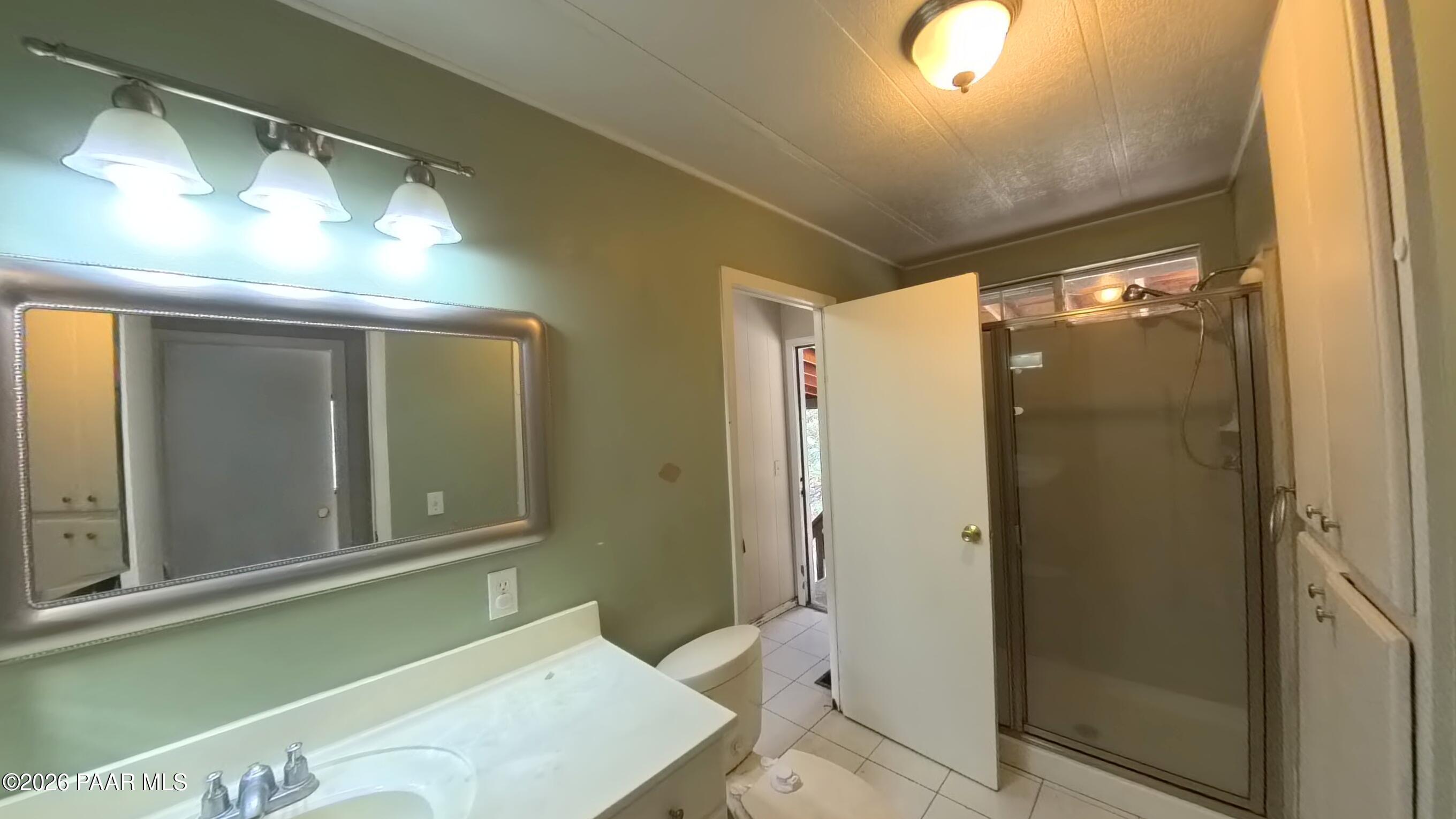 1522 Private Road Prescott, AZ 86301 - Photo 25 of 32 Guest Bathroom view 2