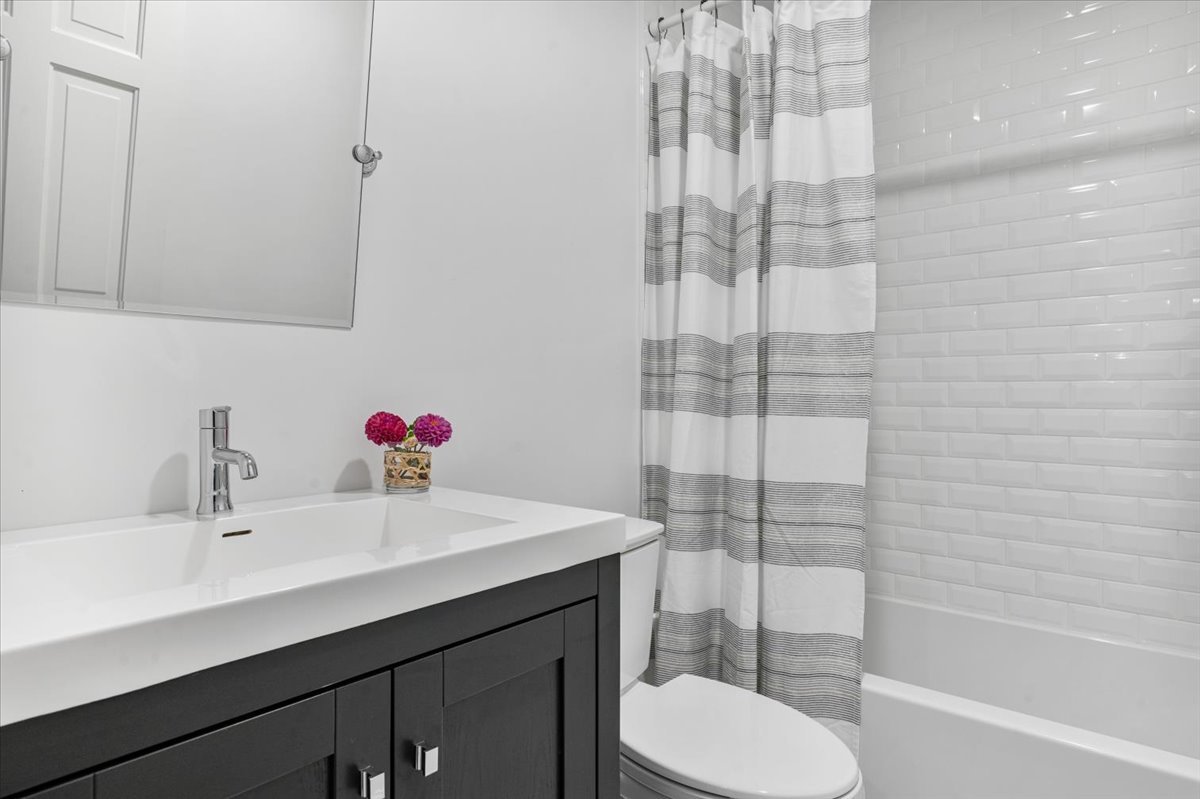 1423 Sheridan Road Wilmette, IL 60091 - Photo 15 of 27 Gallery Image 15