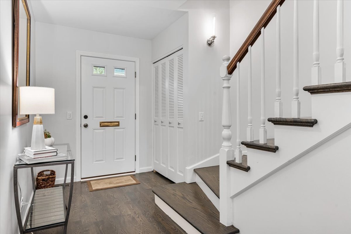 1423 Sheridan Road Wilmette, IL 60091 - Photo 2 of 27 Gallery Image 2