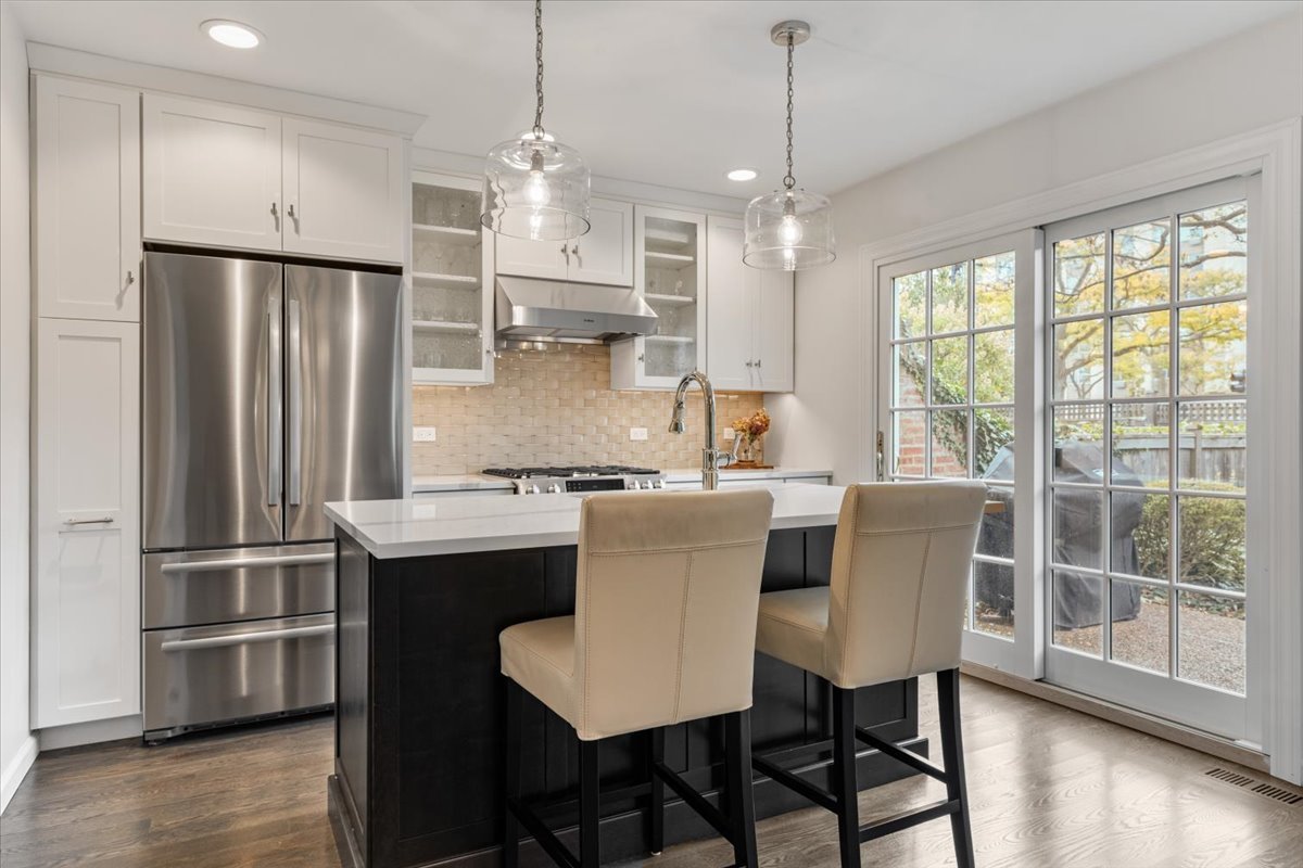 1423 Sheridan Road Wilmette, IL 60091 - Photo 8 of 27 Gallery Image 8