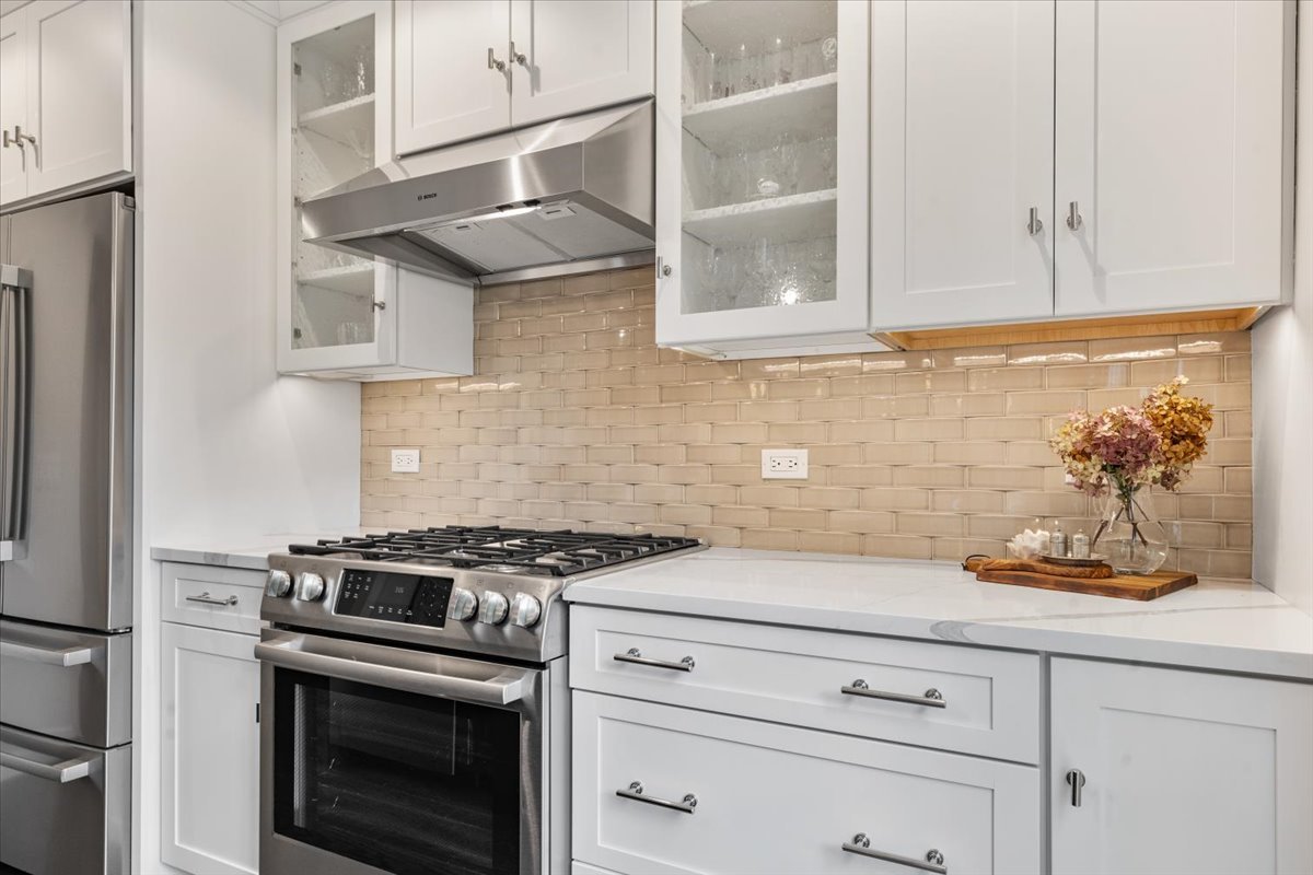 1423 Sheridan Road Wilmette, IL 60091 - Photo 9 of 27 Gallery Image 9
