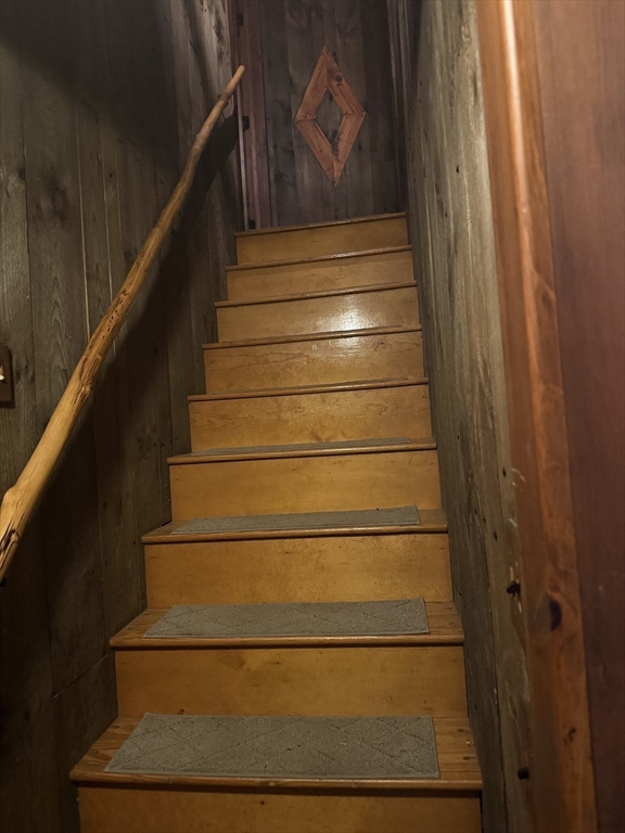 203 Brooks Road Templeton, MA 01468 - Photo 11 of 11 a view of entryway