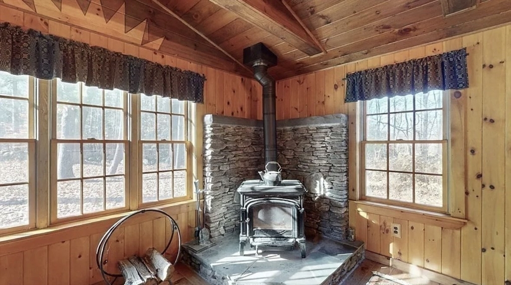 203 Brooks Road Templeton, MA 01468 - Photo 8 of 11 a view of a livingroom with furniture