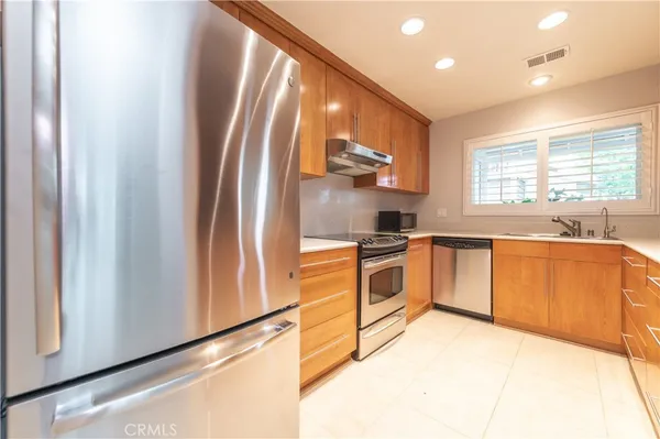 $3,900 | 145 Huntington, Irvine, CA 92620