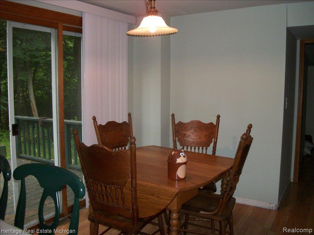 10355 Hartland Road Fenton, MI 48430 - Photo 4 of 11 DINING