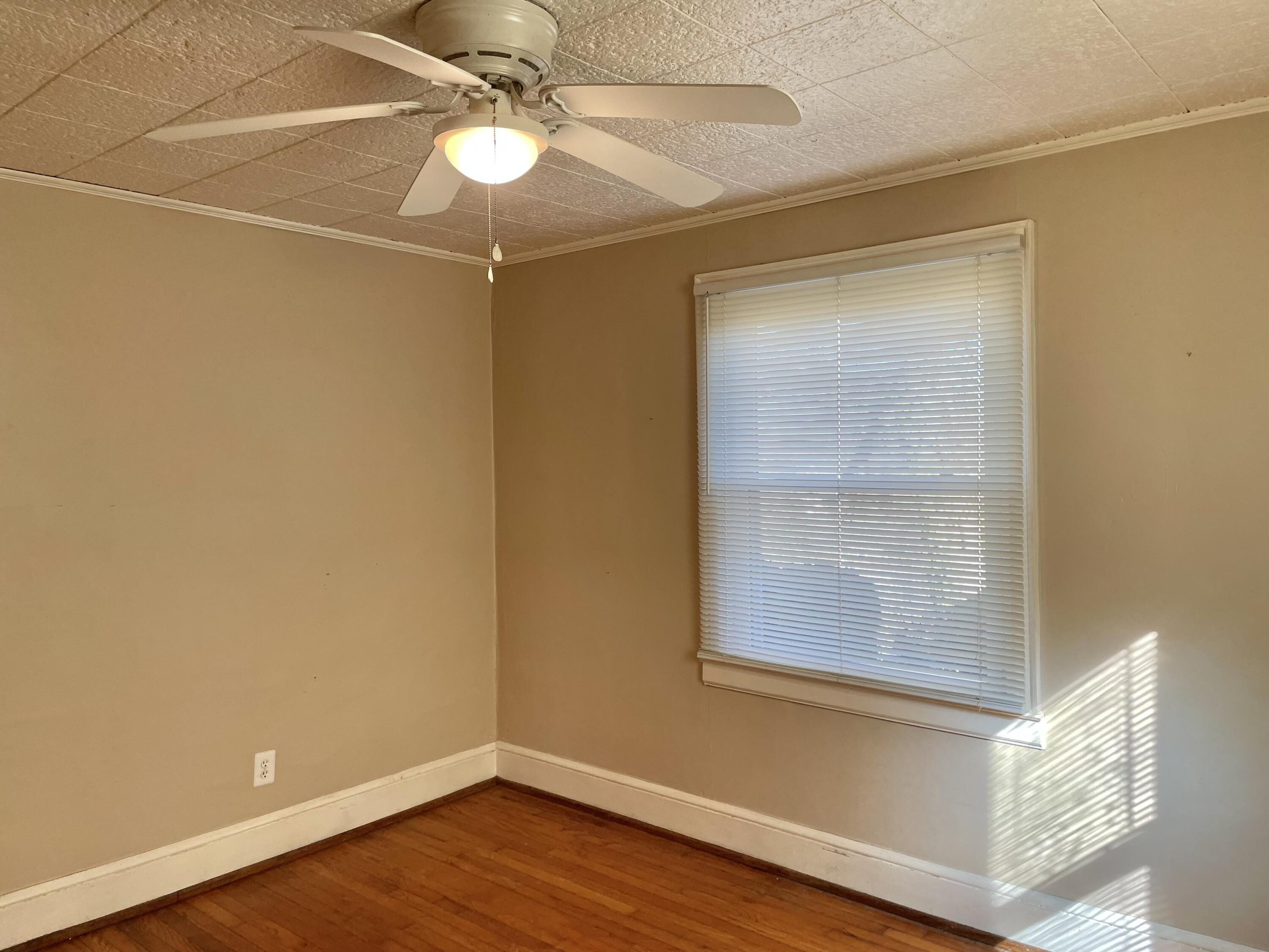 1152 Hamilton Avenue Southwest Roanoke, VA 24015 - Photo 22 of 36 Bedroom