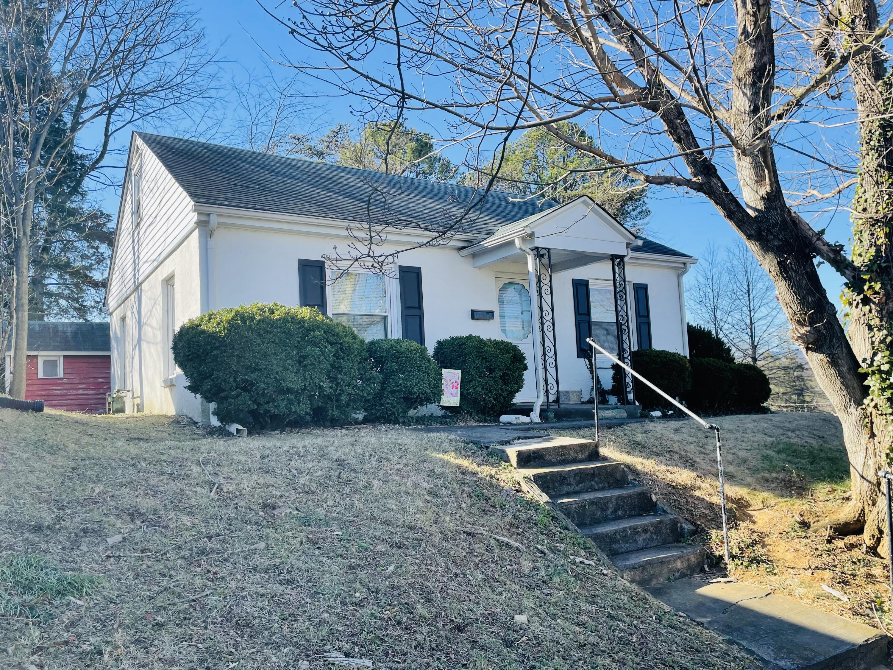 1152 Hamilton Avenue Southwest Roanoke, VA 24015 - Photo 4 of 36 front Hamilton