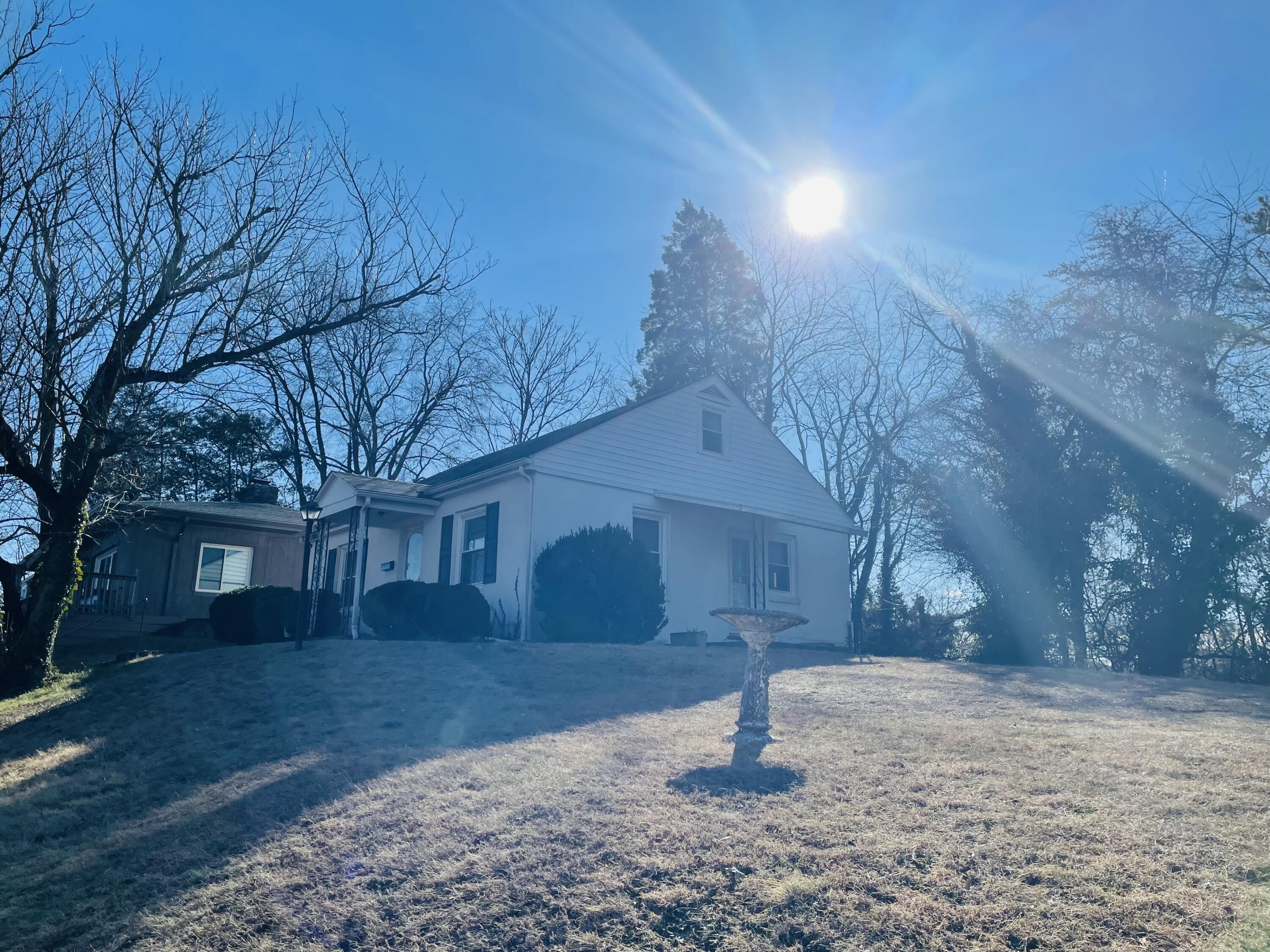 1152 Hamilton Avenue Southwest Roanoke, VA 24015 - Photo 5 of 36 Hamilton Ave