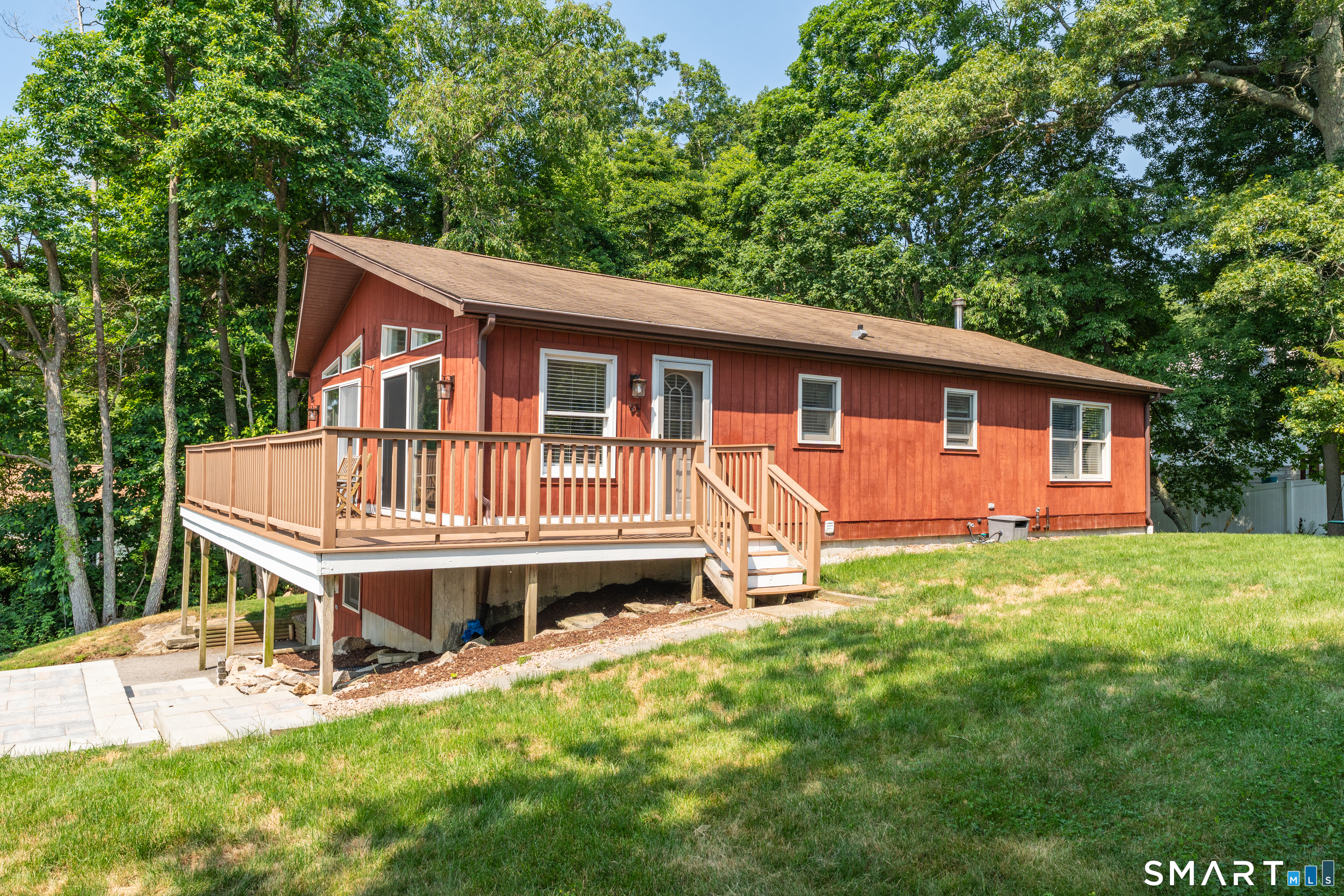 95 Crest Drive Groton, CT 06355 - Photo 7 of 40