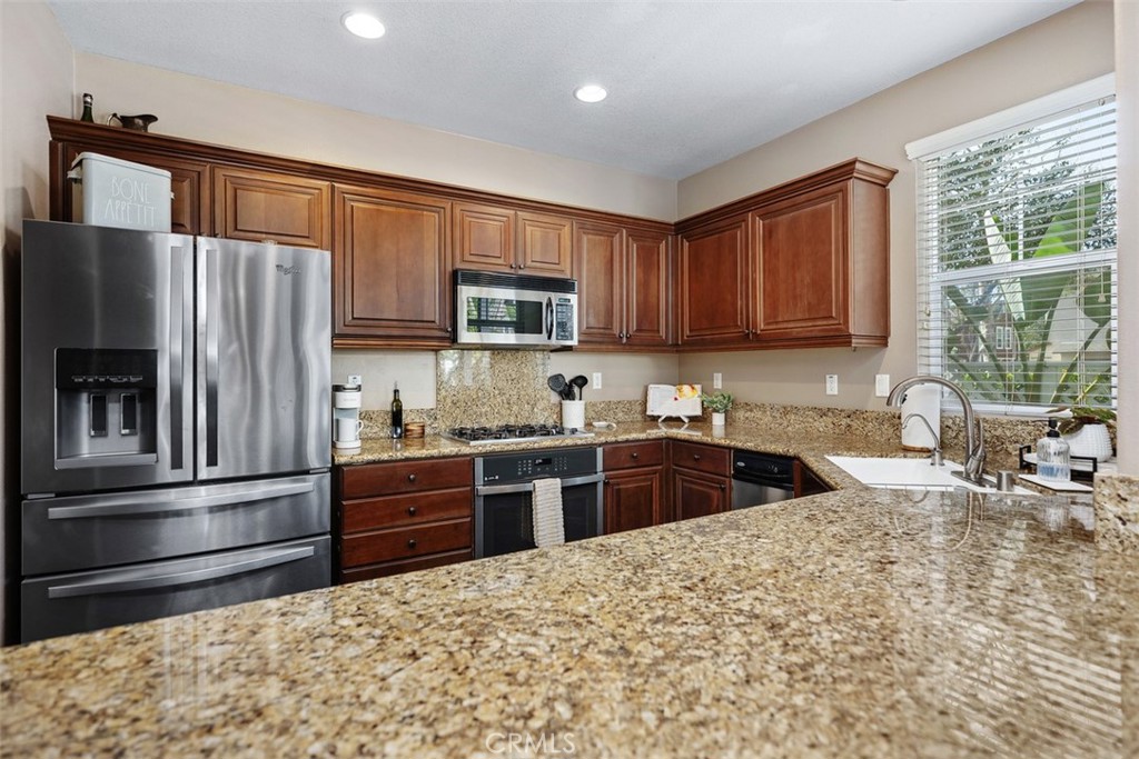 11 Oatfield Farm Ladera Ranch, CA 92694 - Photo 6 of 45