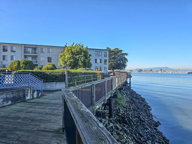 $349,000 | 8 Admiral Drive, Unit A238, Emeryville, CA 94608