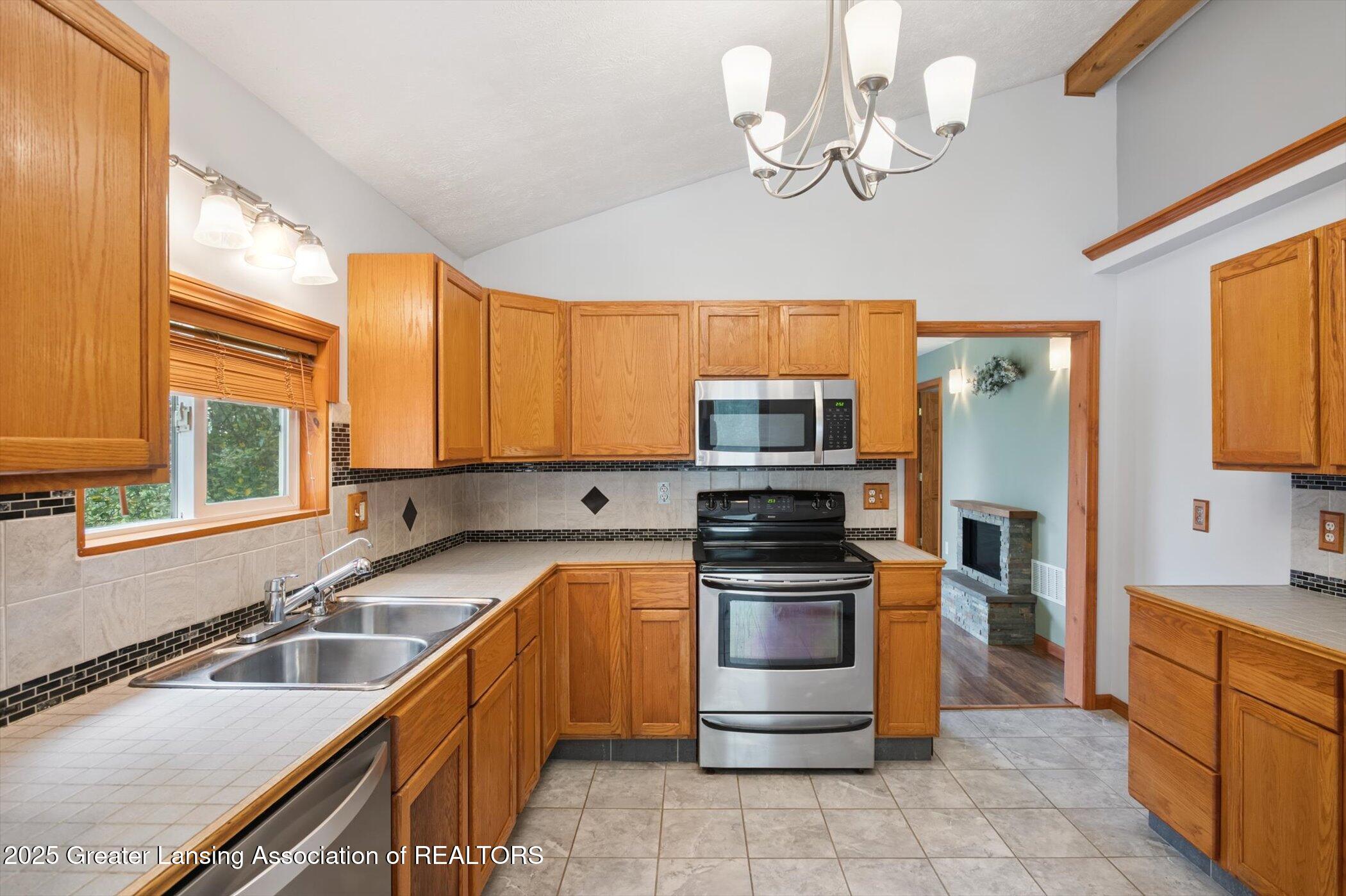 2310 Gilbert Road Lansing, MI 48911 - Photo 11 of 32 Kitchen