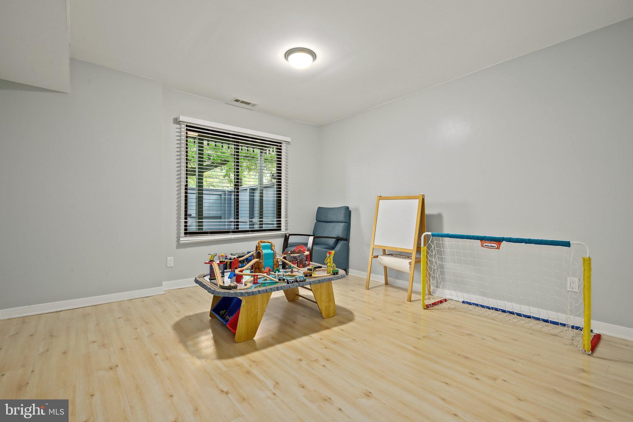 5226 Pooks Hill Road Bethesda, MD 20814 - Photo 35 of 46