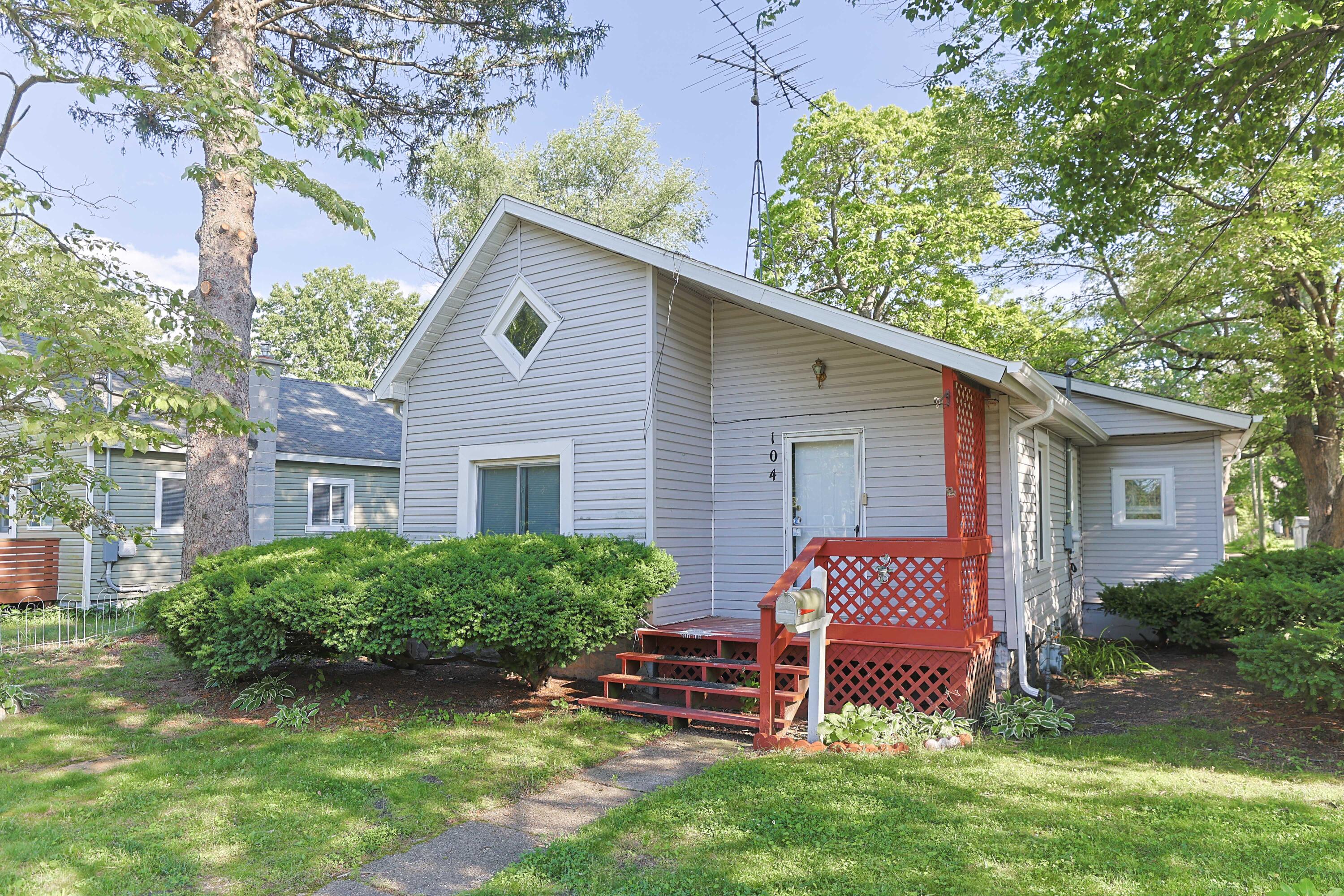 104 Clyborn Street Dowagiac, MI 49047 - Photo 44 of 48 104 Clyborn_IMG_3369