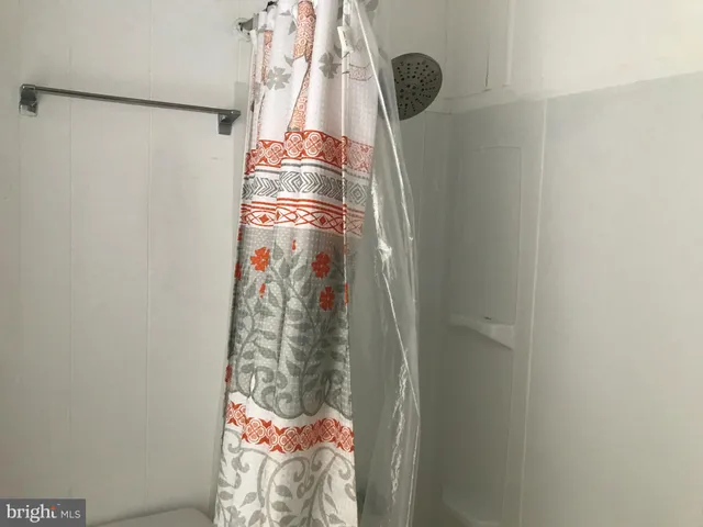 $114,900 | 27 Upland Avenue, Brookhaven, PA 19015