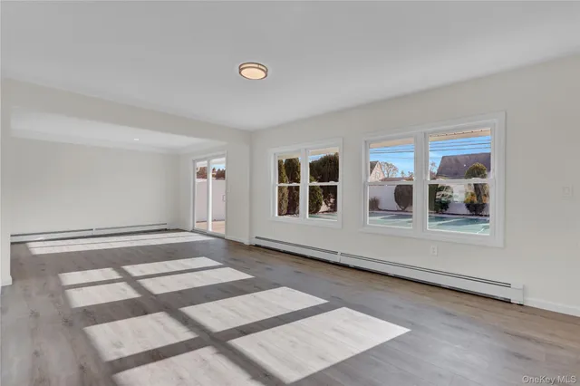 $815,000 | 21 Piper Lane, Levittown, NY 11756