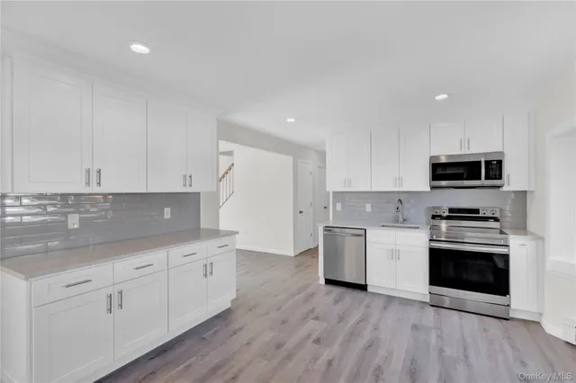 $815,000 | 21 Piper Lane, Levittown, NY 11756