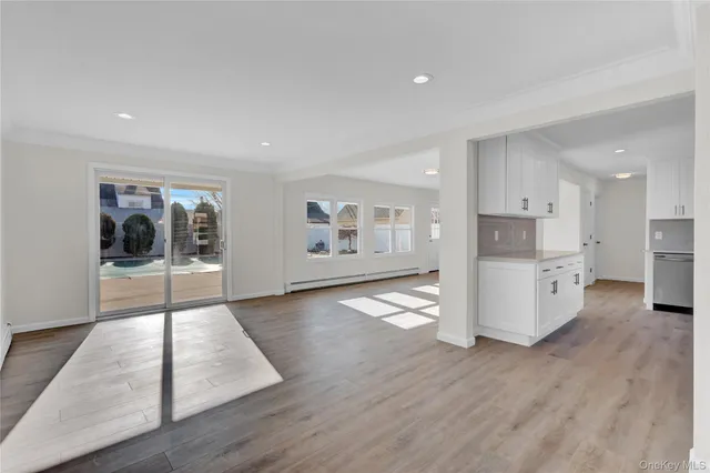 $815,000 | 21 Piper Lane, Levittown, NY 11756