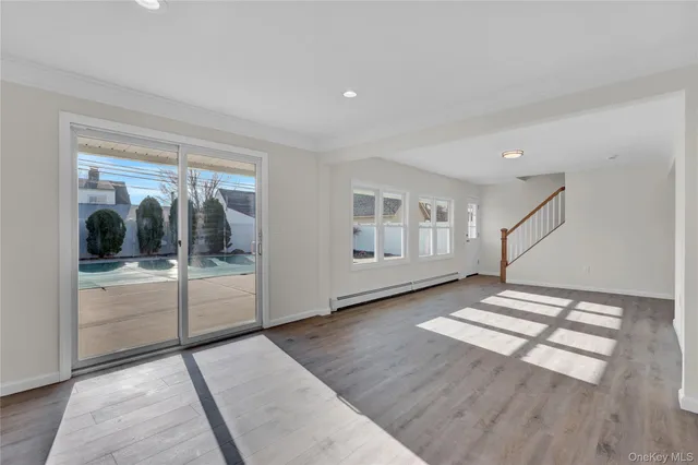 $815,000 | 21 Piper Lane, Levittown, NY 11756