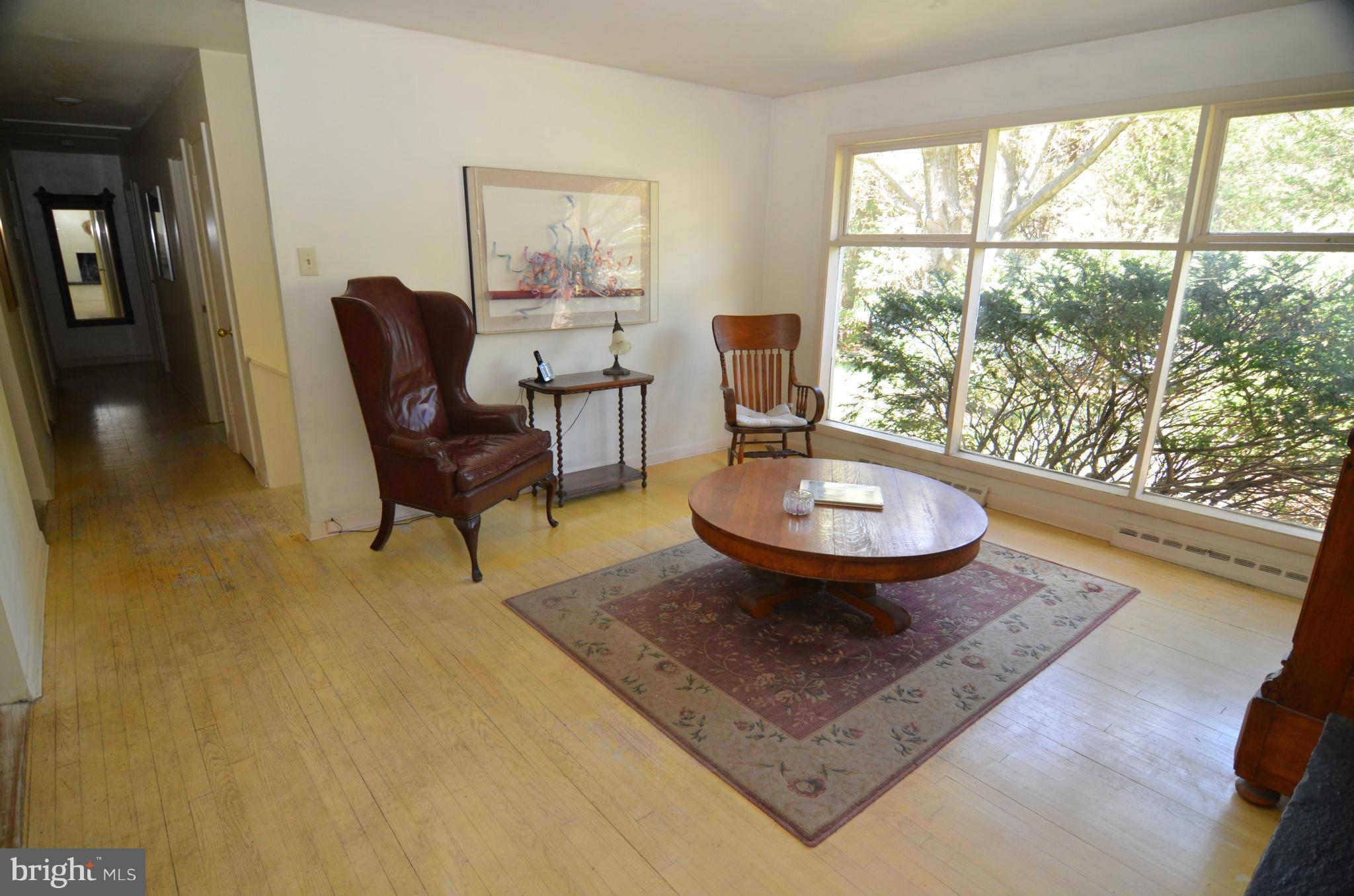 10621 Gorman Road Laurel, MD 20723 - Photo 5 of 30 Living Room