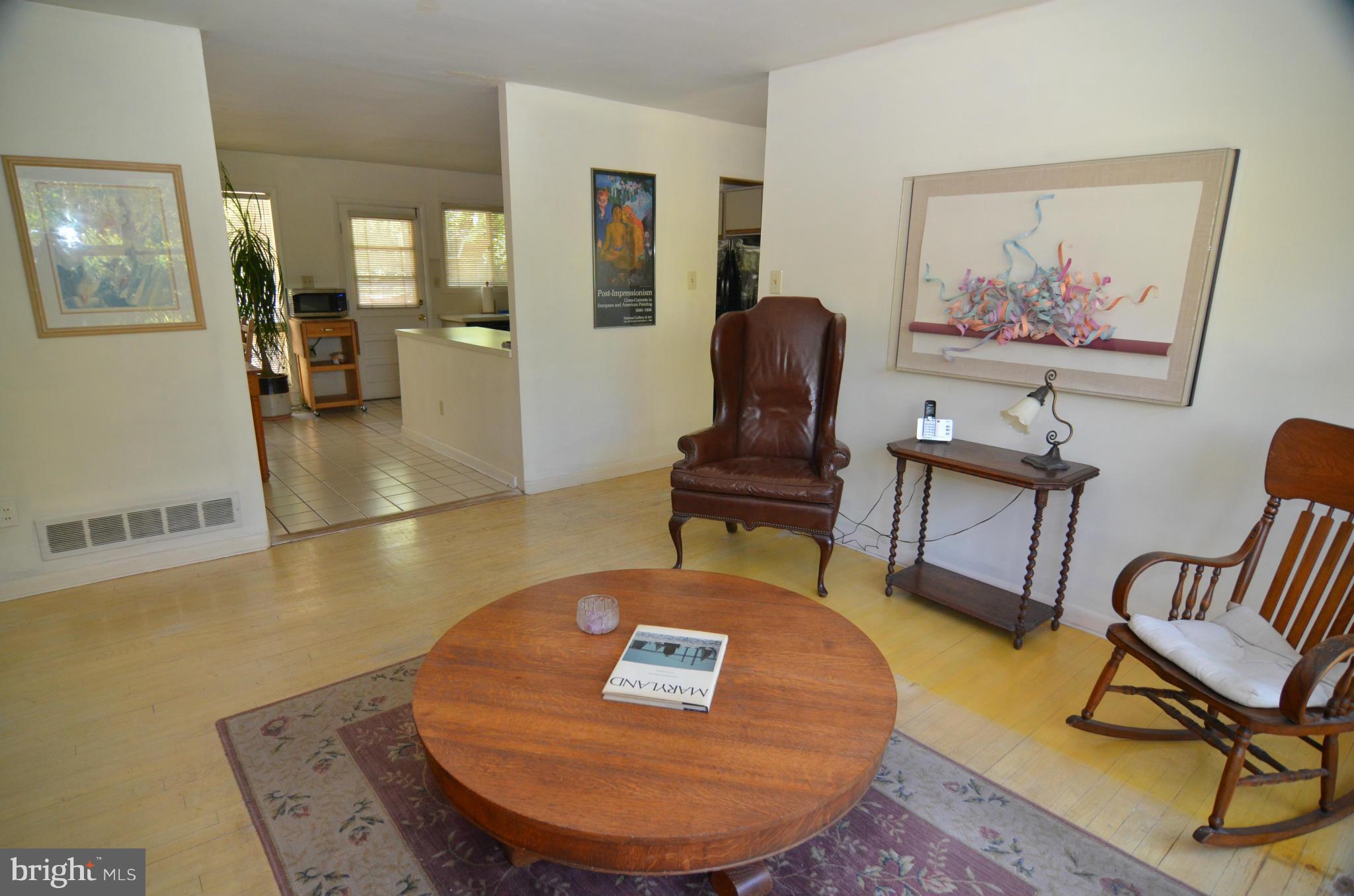 10621 Gorman Road Laurel, MD 20723 - Photo 6 of 30 Living Room