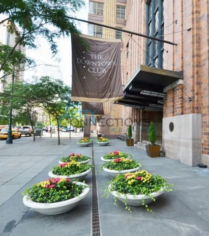 $549,000 | 20 West Street, Unit 14B | Financial District