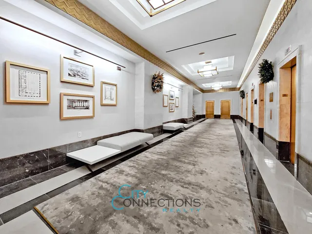 $549,000 | 20 West Street, Unit 14B | Financial District