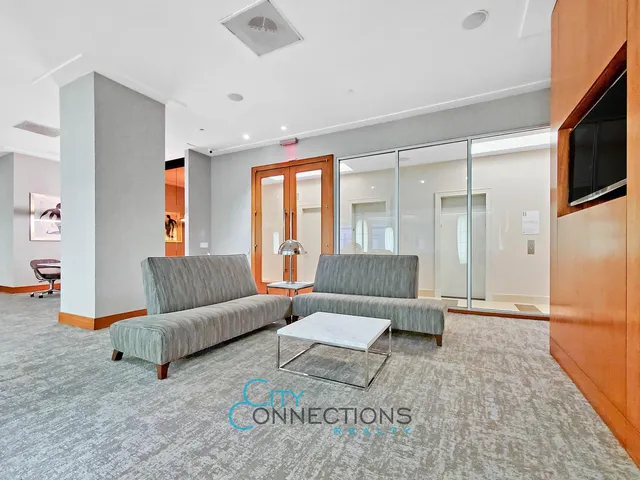 $549,000 | 20 West Street, Unit 14B | Financial District
