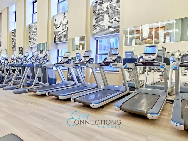 $549,000 | 20 West Street, Unit 14B | Financial District