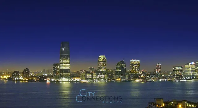 $549,000 | 20 West Street, Unit 14B | Financial District