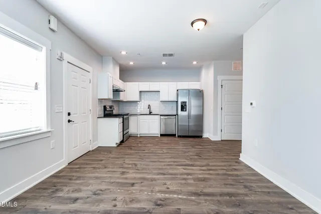 $1,245 | 639 North O'Neil Street, Unit 102, Clayton, NC 27520