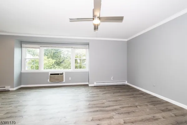 $2,400 | 190 North Park Street, East Orange, NJ 07017