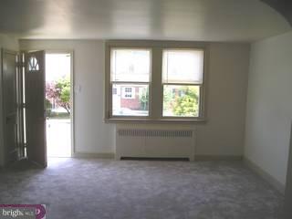 538 Wiltshire Road Upper Darby, PA 19082 - Photo 2 of 5