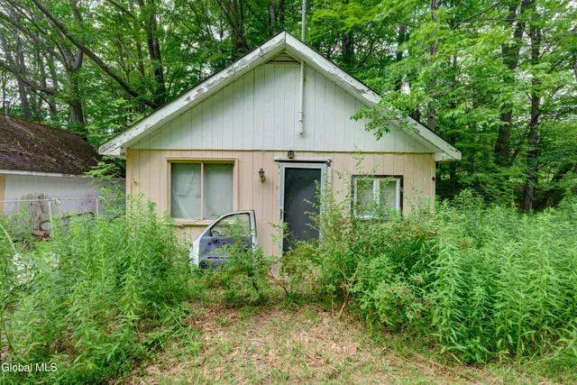 $97,400 | 113 Quiet Path, Summit, NY 12175