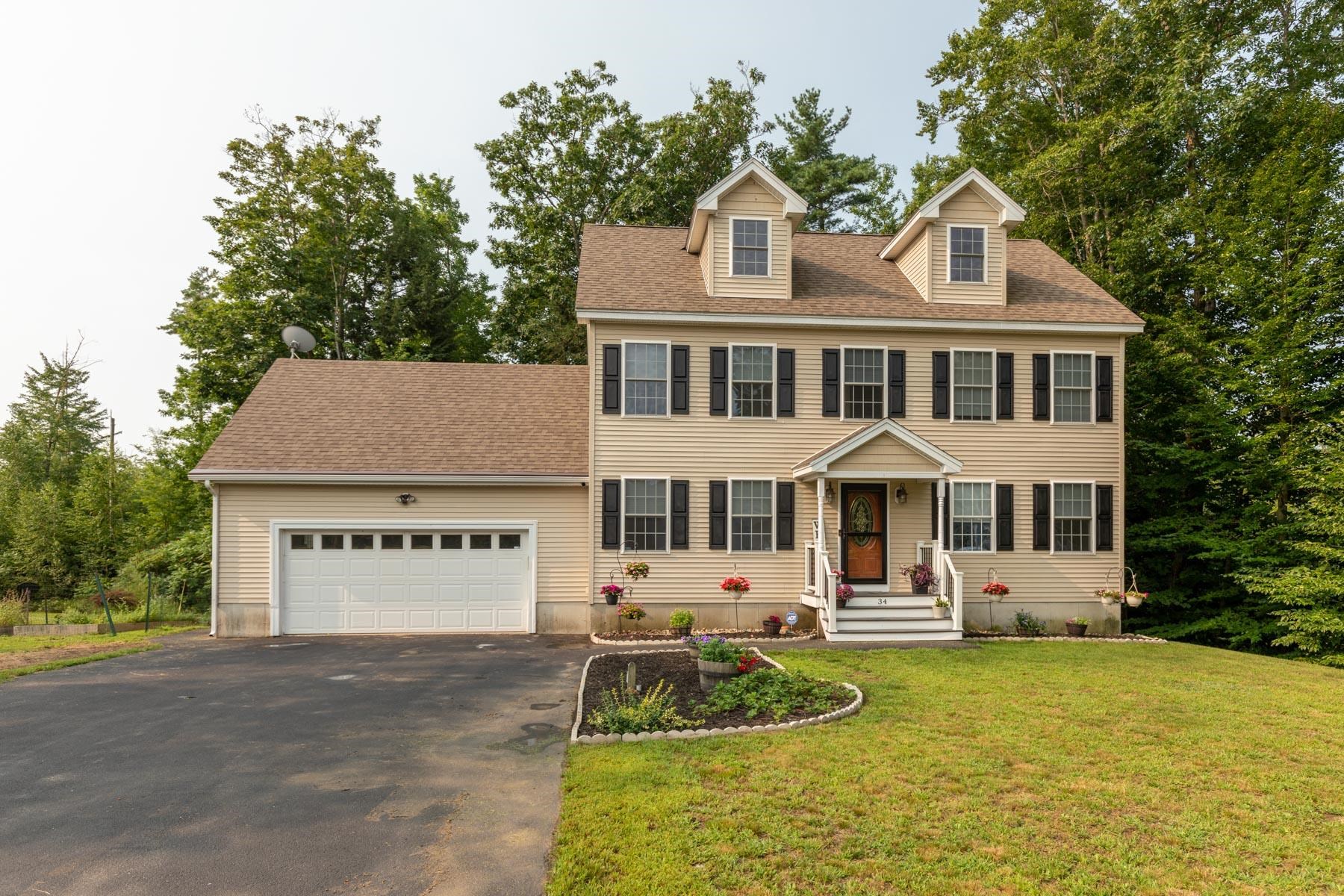 34 Crimson Lane Rochester, NH 03868 - Photo 1 of 40