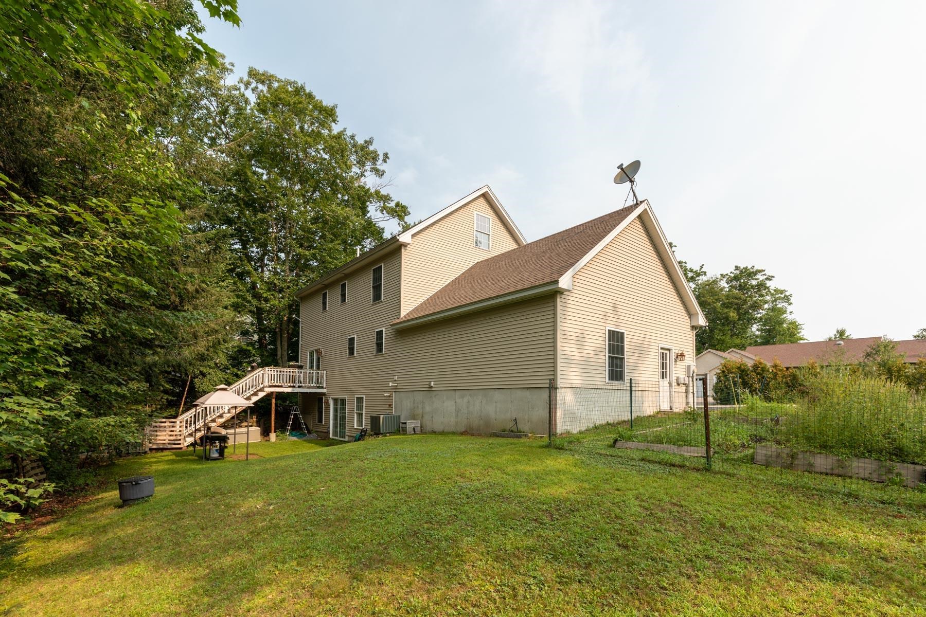 34 Crimson Lane Rochester, NH 03868 - Photo 6 of 40