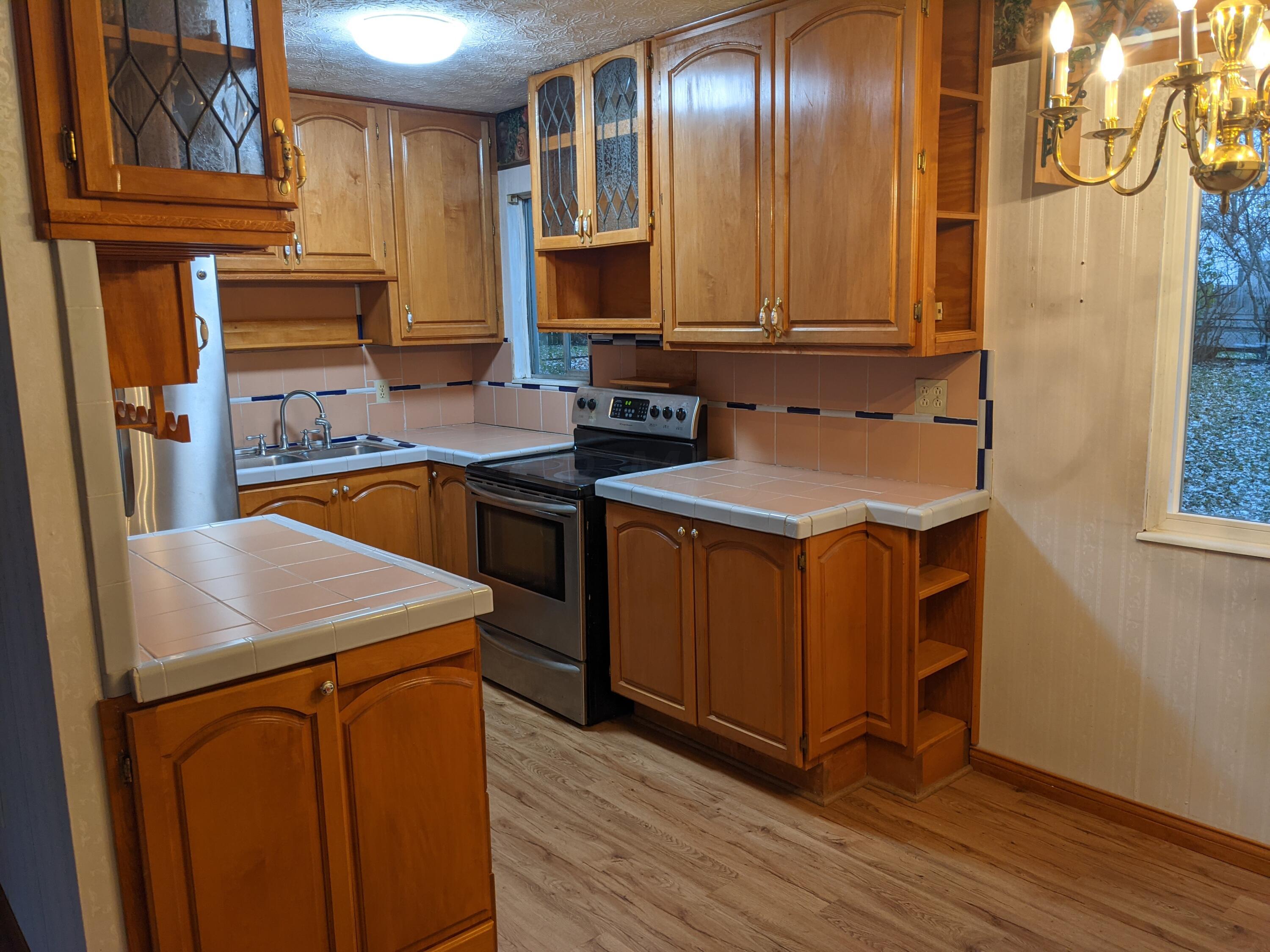3179 Latonia Road Columbus, OH 43232 - Photo 3 of 11 PXL_20211126_131210459