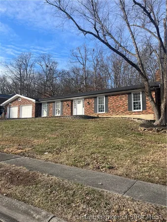 $359,900 | 3427 Greenview Drive, New Albany, IN 47150