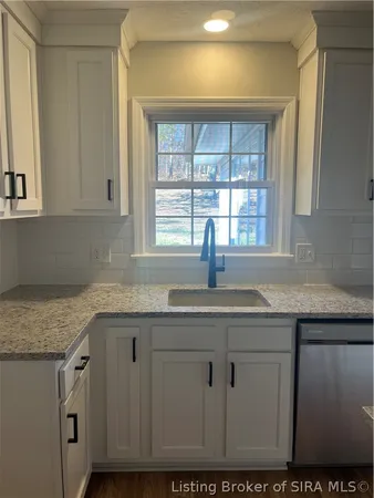 $359,900 | 3427 Greenview Drive, New Albany, IN 47150