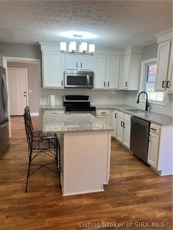 $359,900 | 3427 Greenview Drive, New Albany, IN 47150