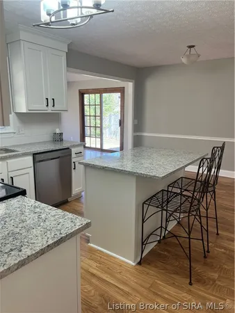 $359,900 | 3427 Greenview Drive, New Albany, IN 47150