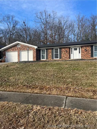 $359,900 | 3427 Greenview Drive, New Albany, IN 47150