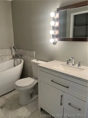 $359,900 | 3427 Greenview Drive, New Albany, IN 47150