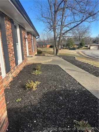 $359,900 | 3427 Greenview Drive, New Albany, IN 47150